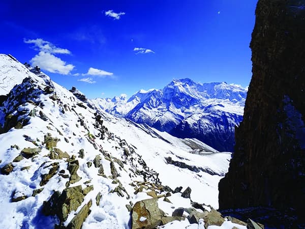 mountain views on Kangla pass trek