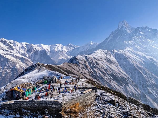 temporary tea houses and hikers at Ramailo Danda
